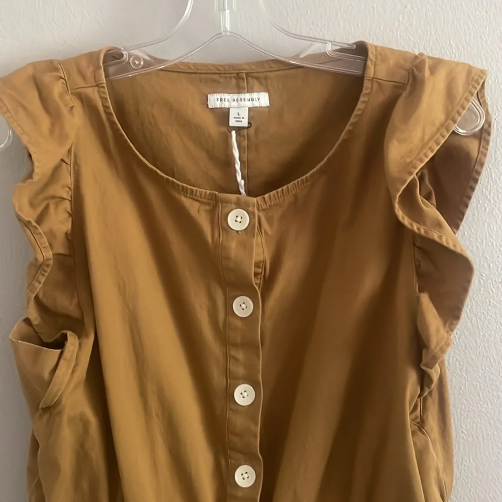 Free Assembly Flutter Sleeve Top Size Large - Picture 5 of 9